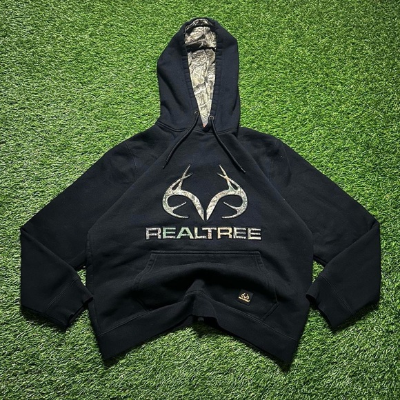 Realtree Black Men's Sweater - Picture 1 of 4